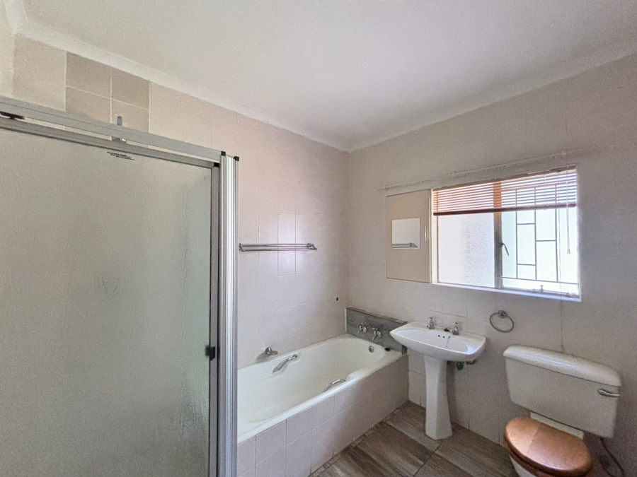 4 Bedroom Property for Sale in La Hoff North West